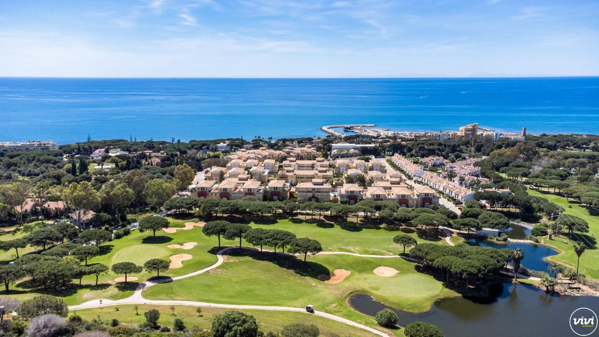 Vivi Homes - Rome Pool, Garden, Golf &