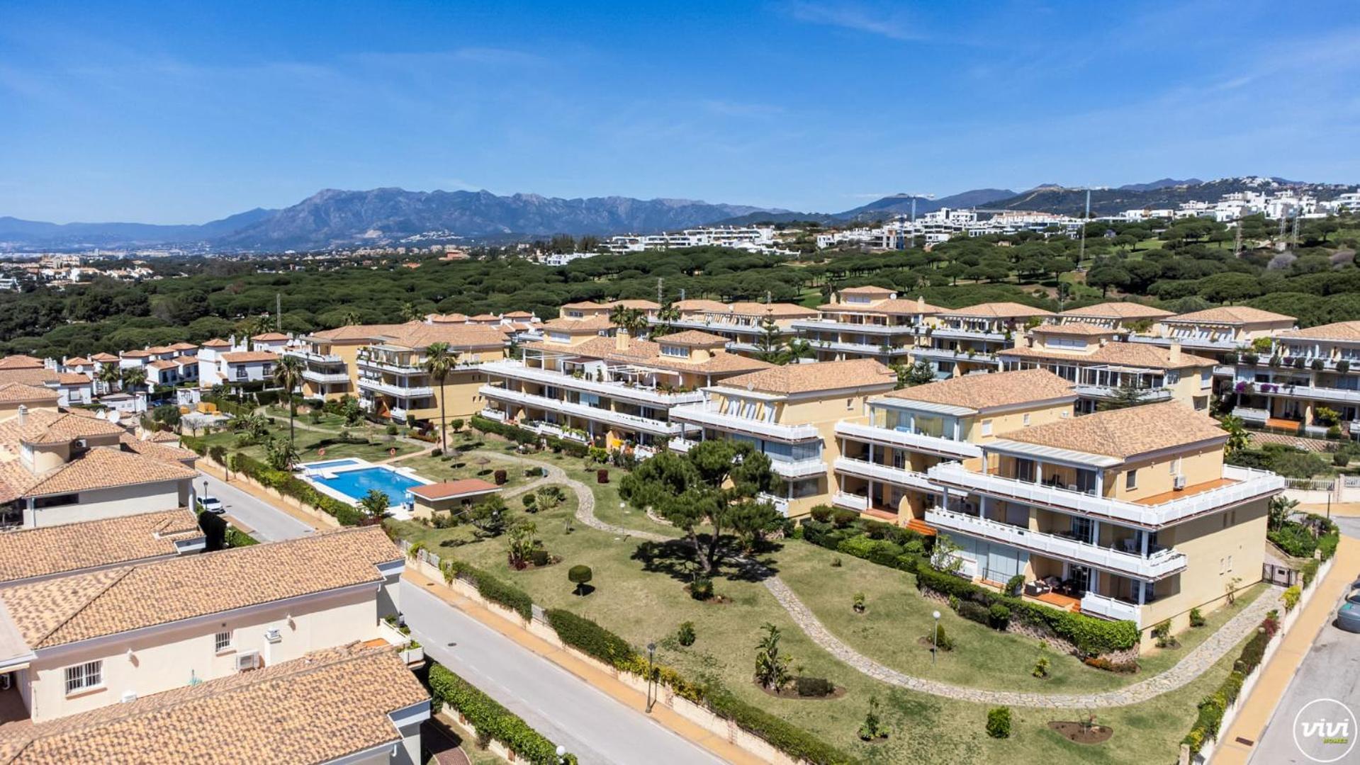Vivi Homes - Rome Pool, Garden, Golf &