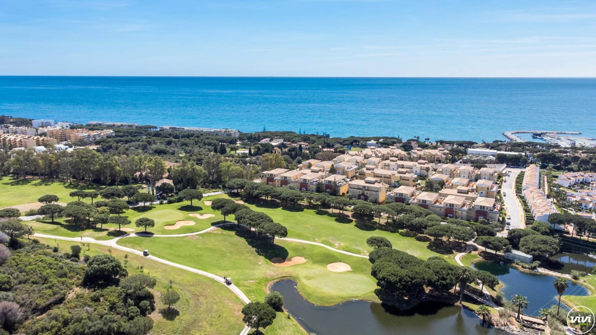 Vivi Homes - Rome Pool, Garden, Golf &