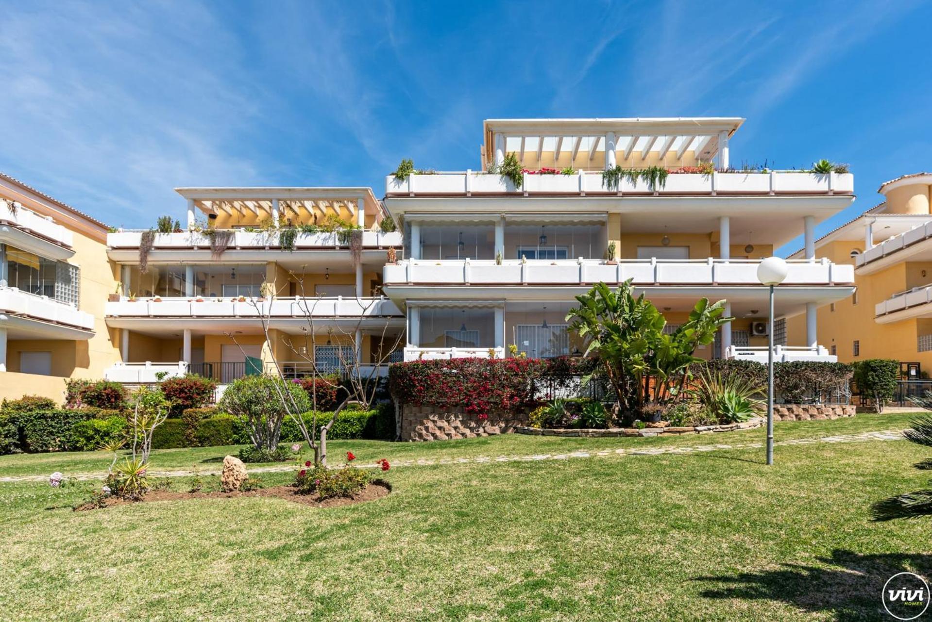 Vivi Homes - Rome Pool, Garden, Golf & Appartement Marbella